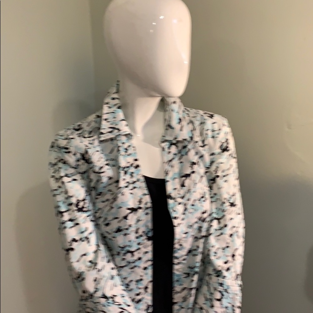 Button front blouse 97% cotton 3% spandex